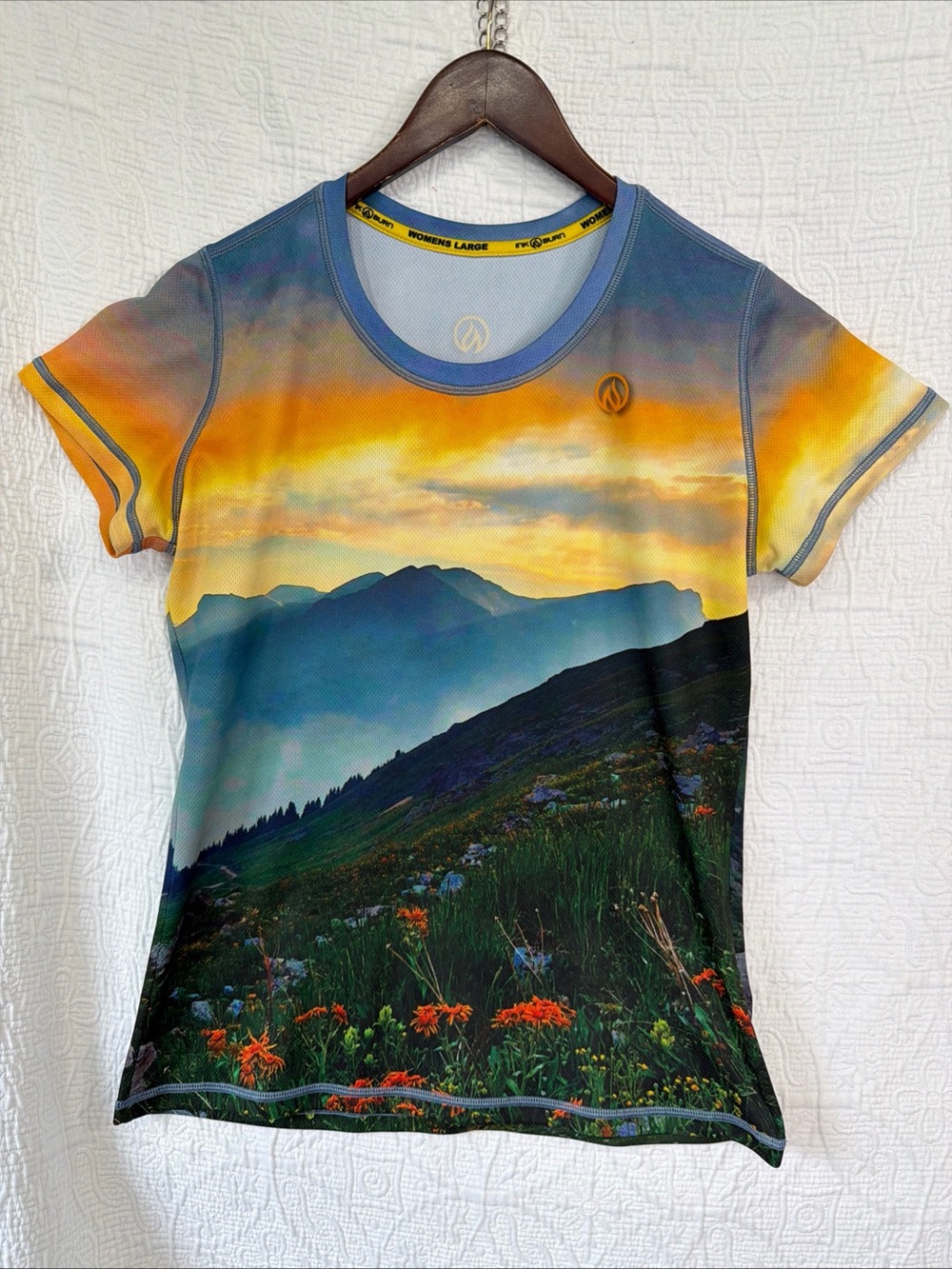 INKnBURN Women L Short Sleeve Tech Shirt Colorful Outdoor Ink n Burn Running Top
